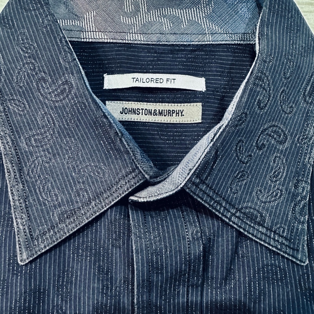 Johnson & Murphy Men’s Tailored Fit dress shirt size Medium